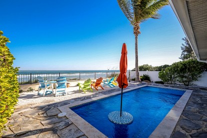 Delighting Beach House with Swimming Pool in Anna Maria, Florida - Anna Maria, Florida - glamping.directory