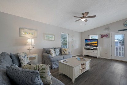 Delighting Beach House with Swimming Pool in Anna Maria, Florida - Anna Maria, Florida - glamping.directory