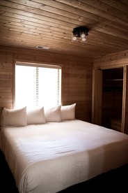 Serene Cabin Perfect for Small Group in Orderville, Utah - Orderville, Utah - glamping.directory