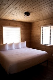 Serene Cabin Perfect for Small Group in Orderville, Utah - Orderville, Utah - glamping.directory