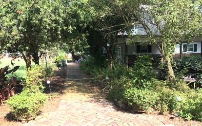 Country Cottage Rental near Lake Maurepas and New Orleans, Louisiana - Vacherie, Louisiana - glamping.directory