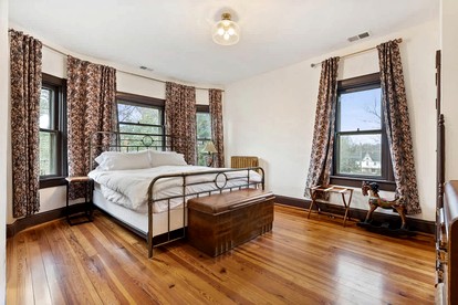 Enchanting River Victorian Vacation Home near the Mountains of Harpers Ferry West Virginia - Harpers Ferry, West Virginia - glamping.directory