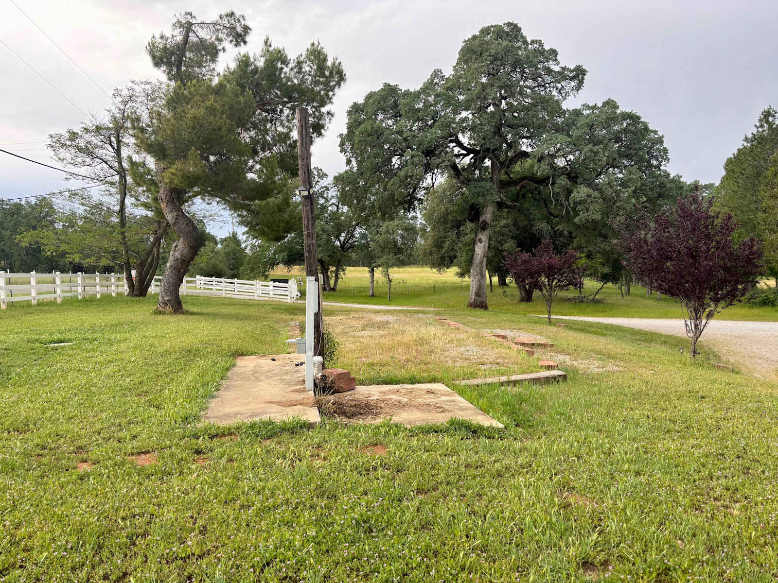 Peaceful Country RV Pad - Redding, California - glamping.directory