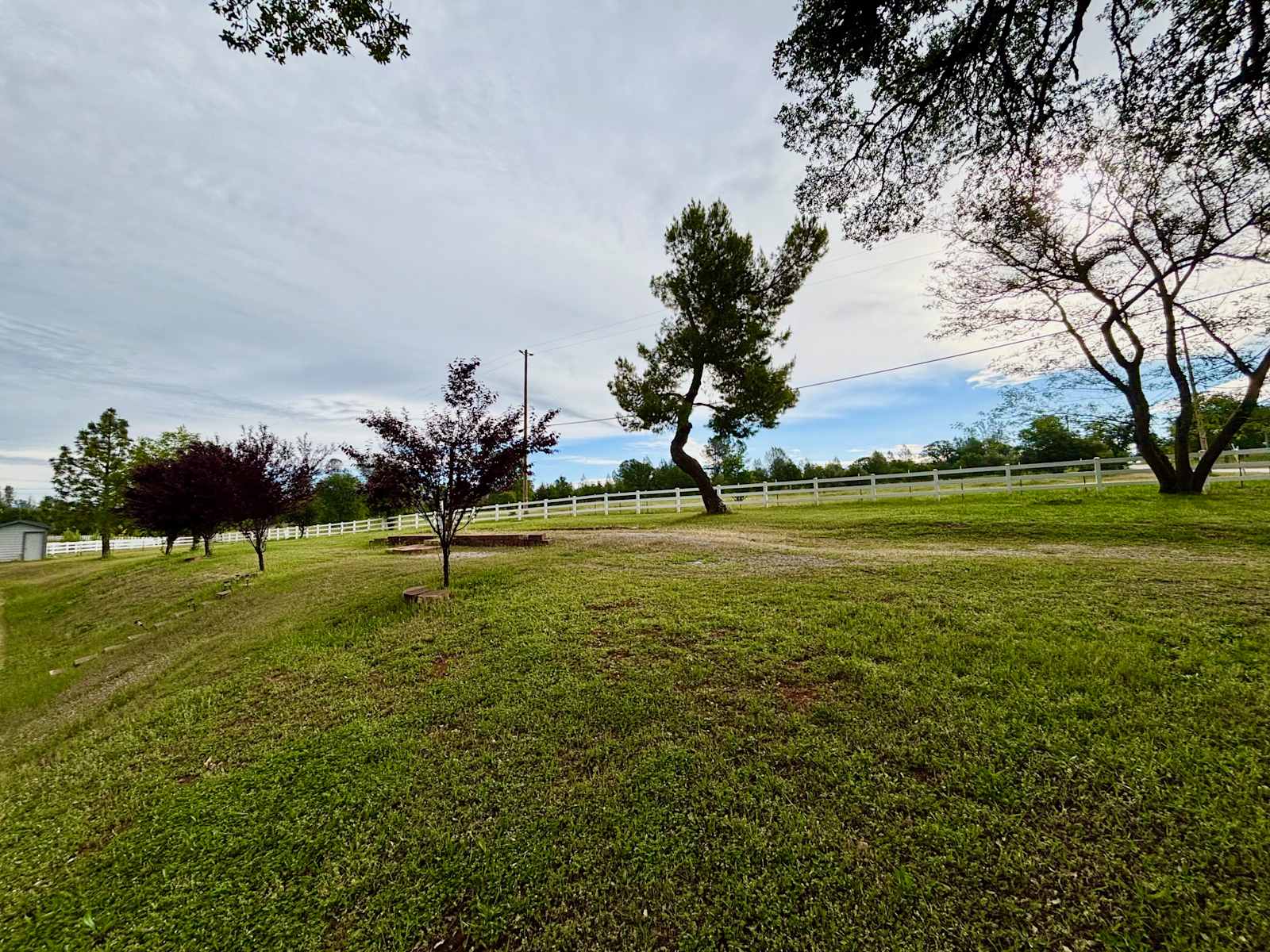 Peaceful Country RV Pad - Redding, California - glamping.directory