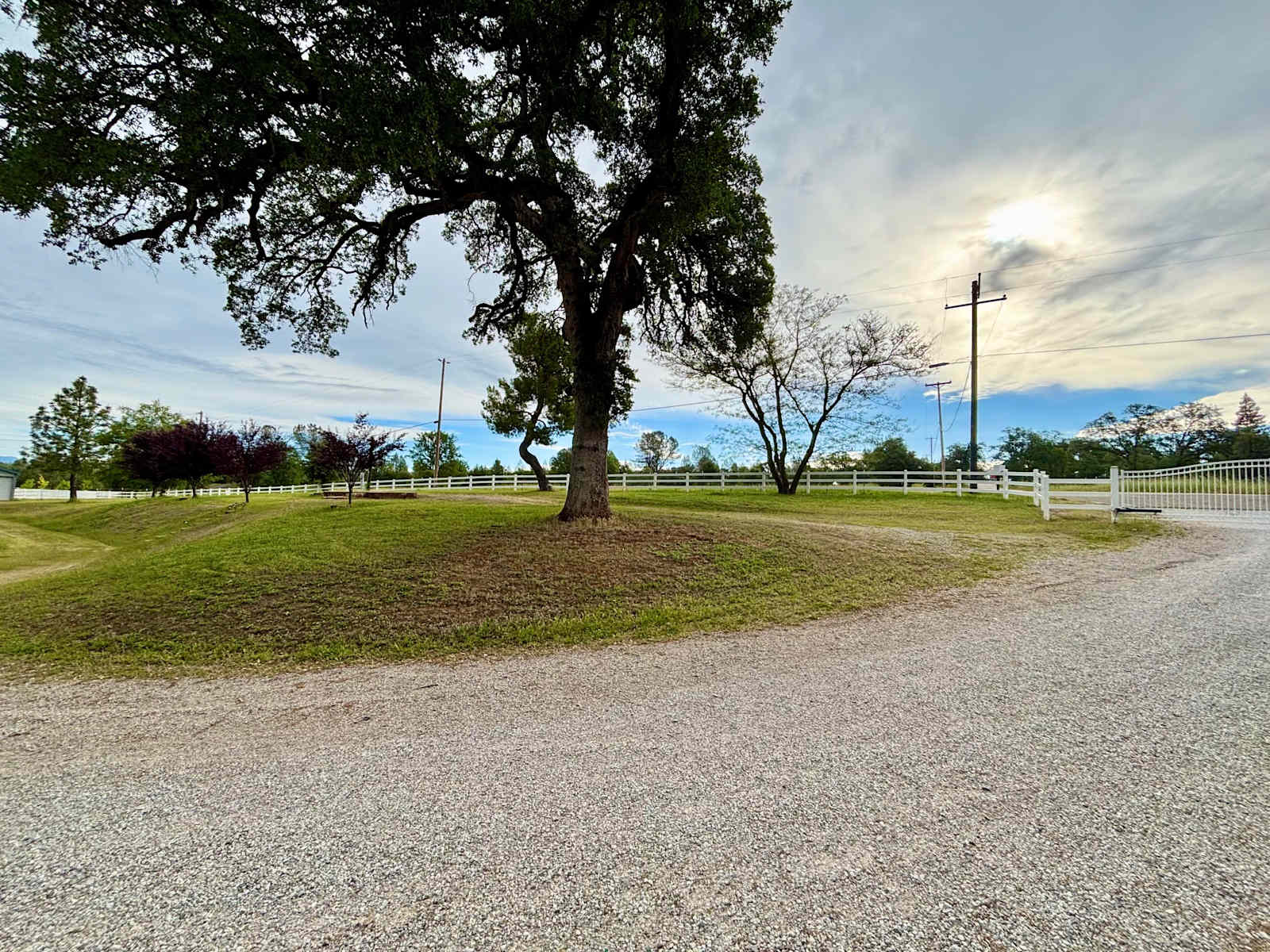 Peaceful Country RV Pad - Redding, California - glamping.directory