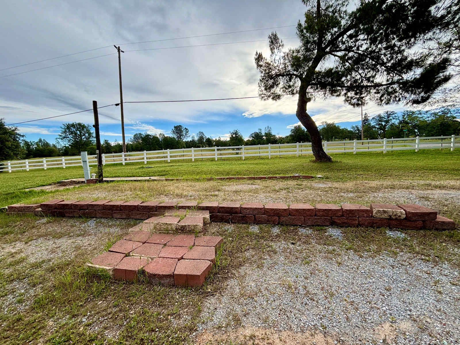Peaceful Country RV Pad - Redding, California - glamping.directory