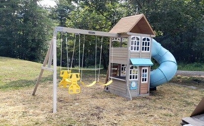 Recently Renovated Cabin with Beautiful Outdoor Living and Fire Pit in NY - Chichester, New York - glamping.directory