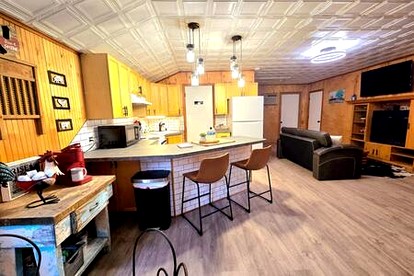 Charming Barn Retreat Surrounded by Nature Near Lake O the Pines in Texas - Warlock, Texas - glamping.directory