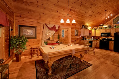 Amazing Cabin Rental in Gatlinburg for a Romantic Getaway in the Great Smokies, TN - Gatlinburg, Tennessee - glamping.directory