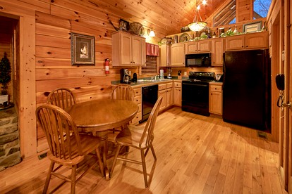 Amazing Cabin Rental in Gatlinburg for a Romantic Getaway in the Great Smokies, TN - Gatlinburg, Tennessee - glamping.directory