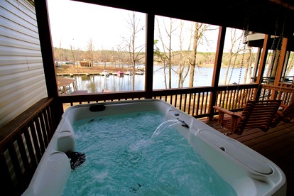 Glorious Cabin with Fantastic Lake Sights in Hot Springs, Arkansas - glamping.directory