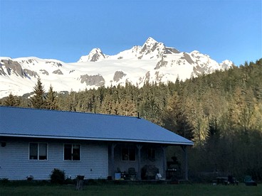 Charming Creekside Retreat Near Kenai Fjords in Seward, Alaska - glamping.directory