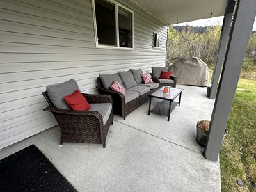Charming Creekside Retreat Near Kenai Fjords in Seward, Alaska - Seward, Alaska - glamping.directory