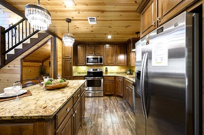 Secluded Cabin with Hot Tub Perfect for a Romantic Getaway in the Ouachita Mountains - Broken Bow, Oklahoma - glamping.directory