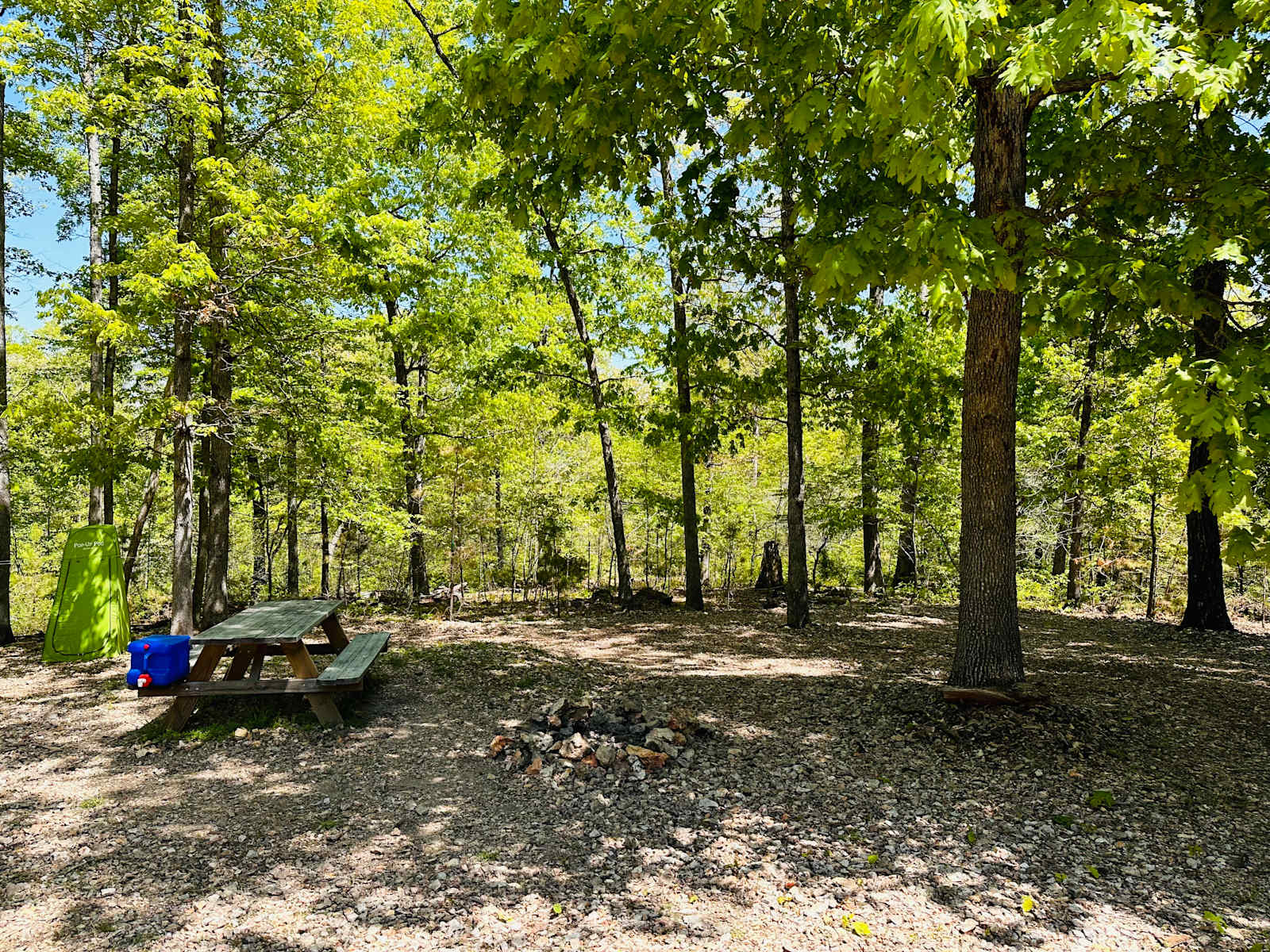 Happy Hippy Acres - Rogers, Arkansas - glamping.directory