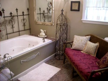 Charming Southern-Style Lakeside Cottage in Breaux Bridge, Louisiana - Breaux Bridge, Louisiana - glamping.directory