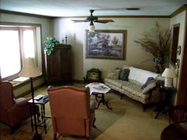 Charming Southern-Style Lakeside Cottage in Breaux Bridge, Louisiana - Breaux Bridge, Louisiana - glamping.directory