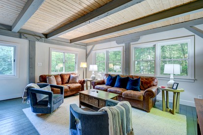Forest Cabin Beautifully Design with Jacuzzi and Game Room in New Hampshire - Bartlett, New Hampshire - glamping.directory