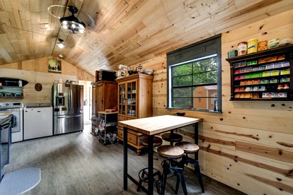 Peaceful Multi-Unit Retreat Offers The Perfect Blend Of Comfort And Nature On A Scenic Ridge Beside The Tuckasegee Sylva North Carolina - Sylva, North Carolina - glamping.directory