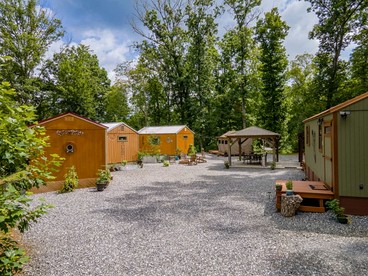 Peaceful Multi-Unit Retreat Offers The Perfect Blend Of Comfort And Nature On A Scenic Ridge Beside The Tuckasegee Sylva North Carolina - glamping.directory