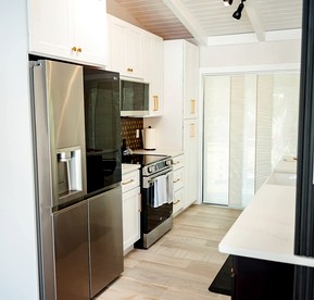 Waterfront Canal-View Vacation Home with Heated Pool & Outdoor Dining Near Fort Lauderdale Beach, Florida - Fort Lauderdale, Florida - glamping.directory