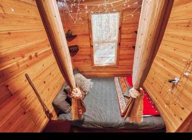 Enchanting Tree House with a Slide on 200 Acres for a Family Adventure in Germantown, Kentucky - Germantown, Kentucky - glamping.directory