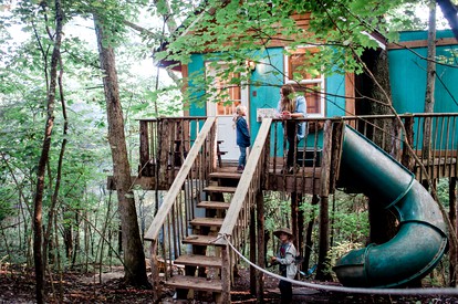 Enchanting Tree House with a Slide on 200 Acres for a Family Adventure in Germantown, Kentucky - Germantown, Kentucky - glamping.directory