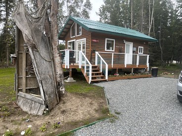 Spacious Waterfront Cabin Rental on the Shores of Cook Inlet, Alaska - Kasilof, Alaska - glamping.directory