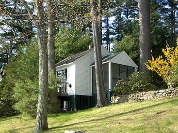Lakefront Cottage Getaway with Lovely Views on Lake Winnipesaukee, New Hampshire - glamping.directory