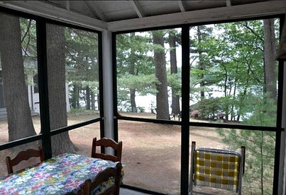 Lakefront Cottage Getaway with Lovely Views on Lake Winnipesaukee, New Hampshire - Moultonborough, New Hampshire - glamping.directory