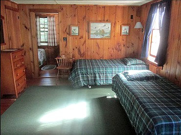 Lakefront Cottage Getaway with Lovely Views on Lake Winnipesaukee, New Hampshire - Moultonborough, New Hampshire - glamping.directory