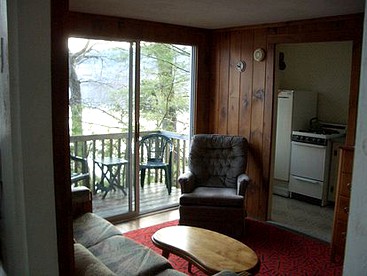 Lakefront Cottage Getaway with Lovely Views on Lake Winnipesaukee, New Hampshire - Moultonborough, New Hampshire - glamping.directory