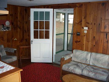 Lakefront Cottage Getaway with Lovely Views on Lake Winnipesaukee, New Hampshire - Moultonborough, New Hampshire - glamping.directory