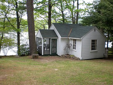 Lakefront Cottage Getaway with Lovely Views on Lake Winnipesaukee, New Hampshire - Moultonborough, New Hampshire - glamping.directory