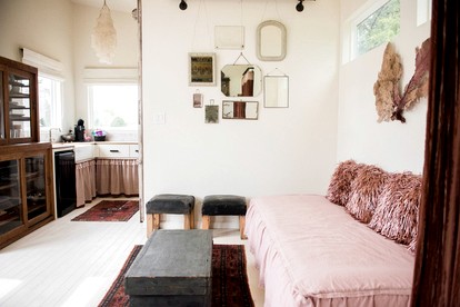 Luxurious Cozy Cottage for a Relaxing Escape in Round Top, Texas - Round Top, Texas - glamping.directory