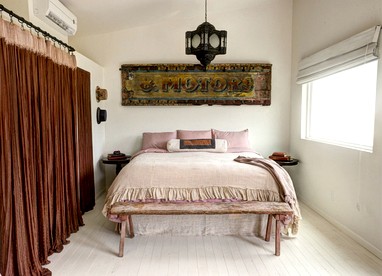 Luxurious Cozy Cottage for a Relaxing Escape in Round Top, Texas - Round Top, Texas - glamping.directory