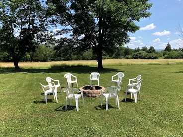 Wine Country Cottage Overlooking the Lake in Starkey, New York - Starkey, New York - glamping.directory