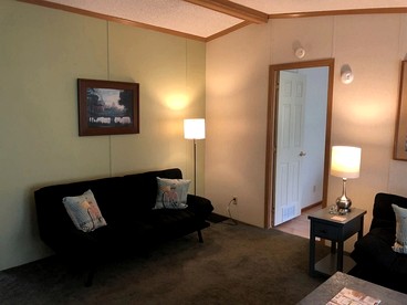 Wine Country Cottage Overlooking the Lake in Starkey, New York - Starkey, New York - glamping.directory
