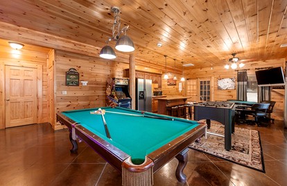 Unforgettable Family Vacations in this Stunning Rental with Indoor Pool in Sevierville, Tennessee - Sevierville, Tennessee - glamping.directory
