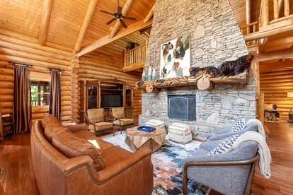 Unforgettable Family Vacations in this Stunning Rental with Indoor Pool in Sevierville, Tennessee - Sevierville, Tennessee - glamping.directory