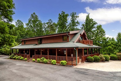 Unforgettable Family Vacations in this Stunning Rental with Indoor Pool in Sevierville, Tennessee - glamping.directory