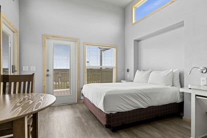 Accessible Loft Cabin Perfect for Families in Texas - Fredericksburg, Texas - glamping.directory