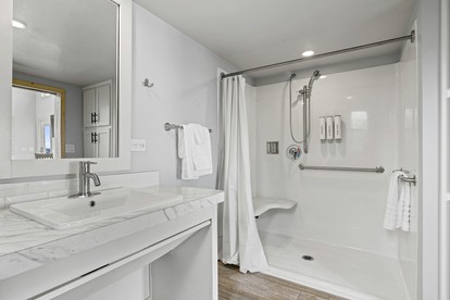 Accessible Loft Cabin Perfect for Families in Texas - Fredericksburg, Texas - glamping.directory