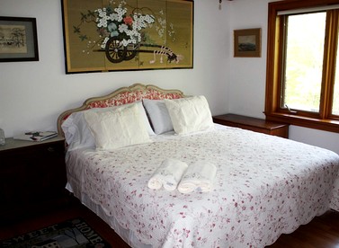 Charming Room Rental with Views of the Surrounding Forests in Bedford, near New York City - glamping.directory