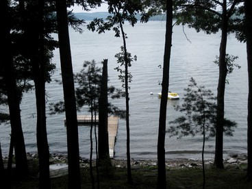 Rustic Waterfront Getaway on Lake Wallenpaupack near Delaware River in Pennsylvania - Lakeville, Pennsylvania - glamping.directory