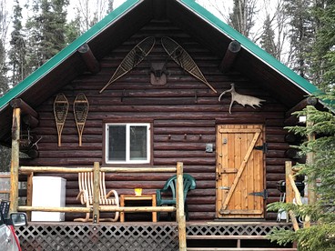 Family-Friendly Log Cabin with a Deck near Cook Inlet, Alaska - Soldotna, Alaska - glamping.directory