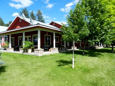 Secluded Cottage Rental on 305-Acre Ranch in Stevens County, Washington - Rice, Washington - glamping.directory