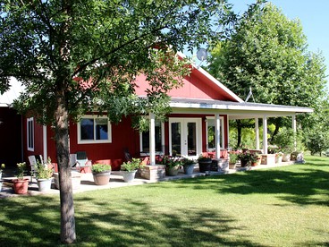 Secluded Cottage Rental on 305-Acre Ranch in Stevens County, Washington - glamping.directory