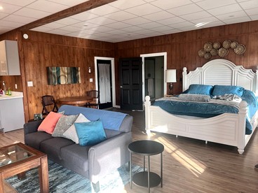 Impressive Cozy Cabin with Hot-tub in Franklin, Tennessee - Franklin, Tennessee - glamping.directory