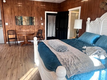 Impressive Cozy Cabin with Hot-tub in Franklin, Tennessee - Franklin, Tennessee - glamping.directory